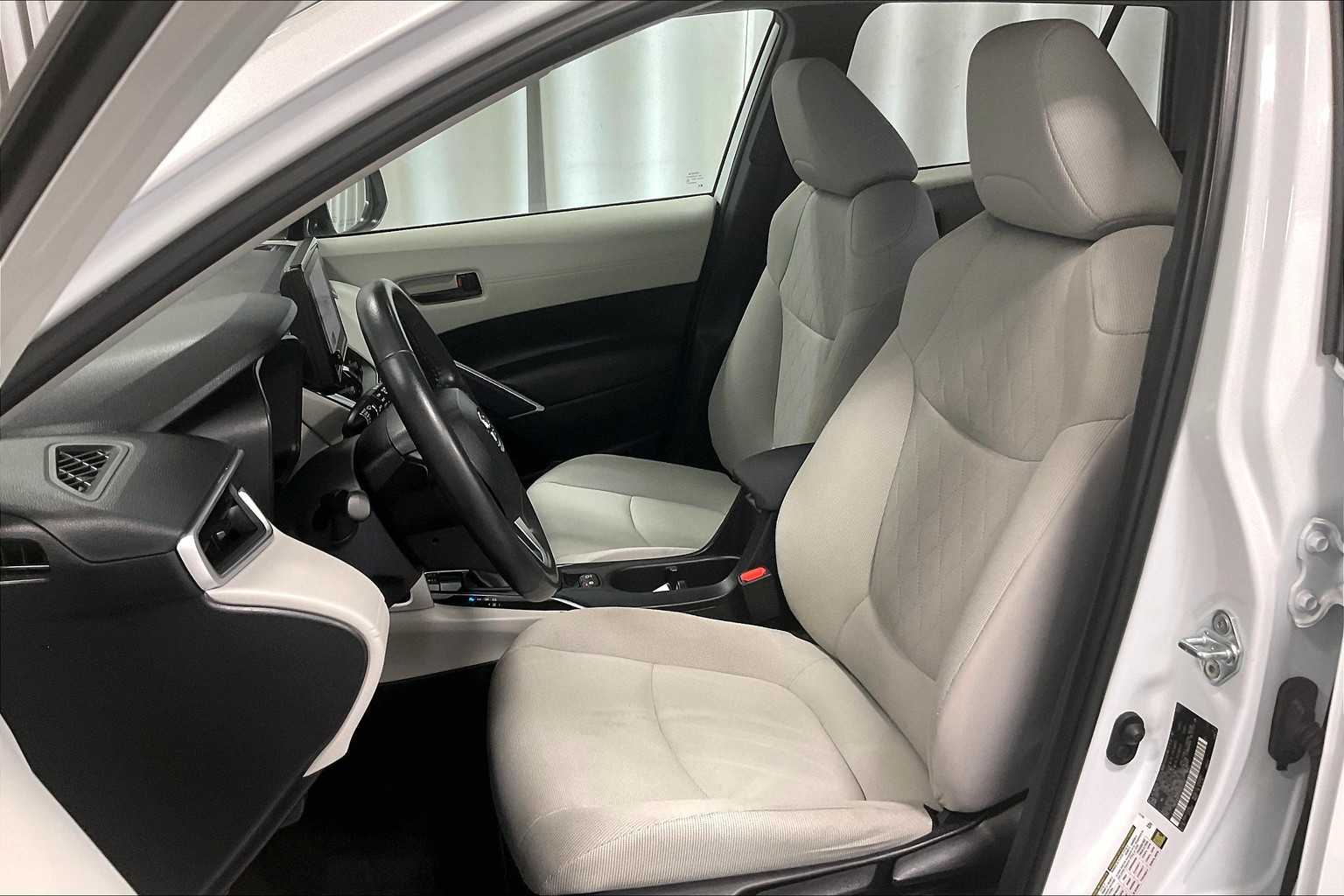 2023 Toyota Corolla Cross LE - Photo 10