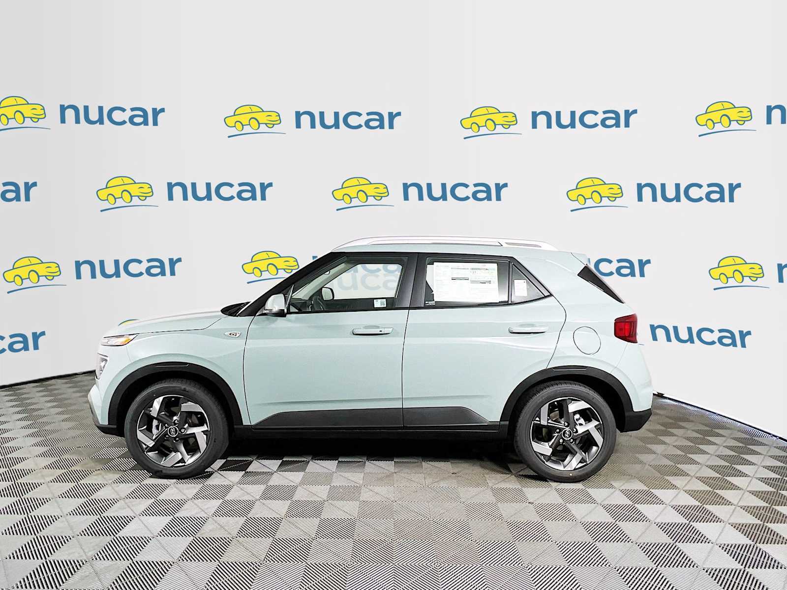 2025 Hyundai Venue Limited - Photo 3