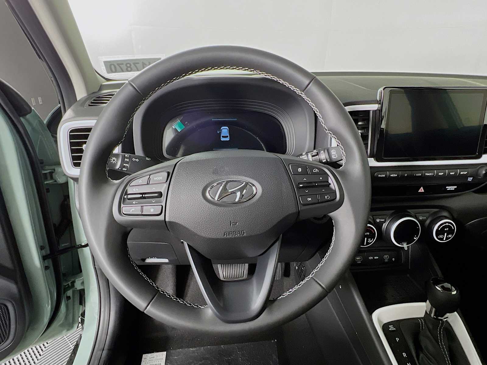 2025 Hyundai Venue Limited - Photo 7