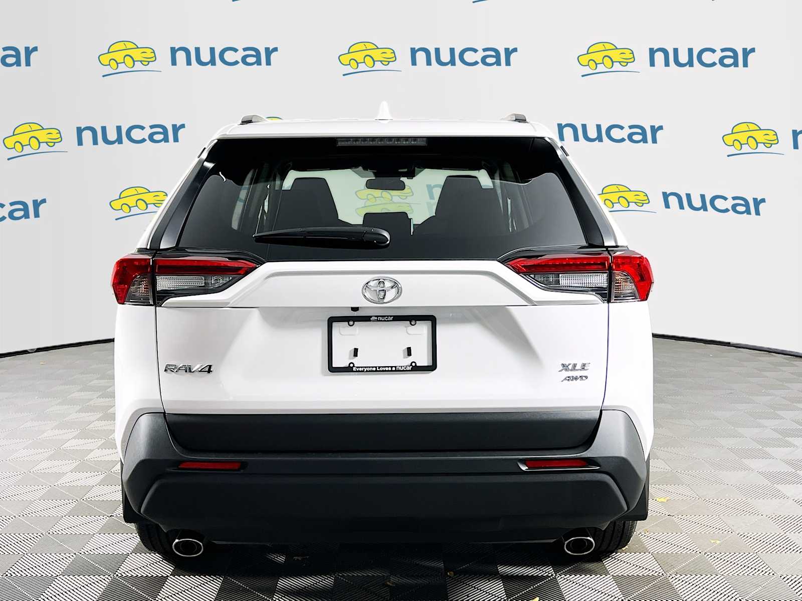 2025 Toyota RAV4 XLE - Photo 5