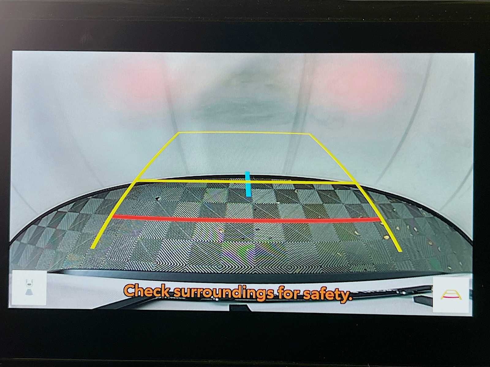 2025 Toyota RAV4 XLE - Photo 9