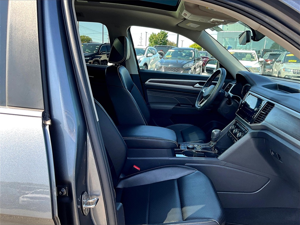 2022 Volkswagen Atlas 2.0T SE w/Technology - Photo 11