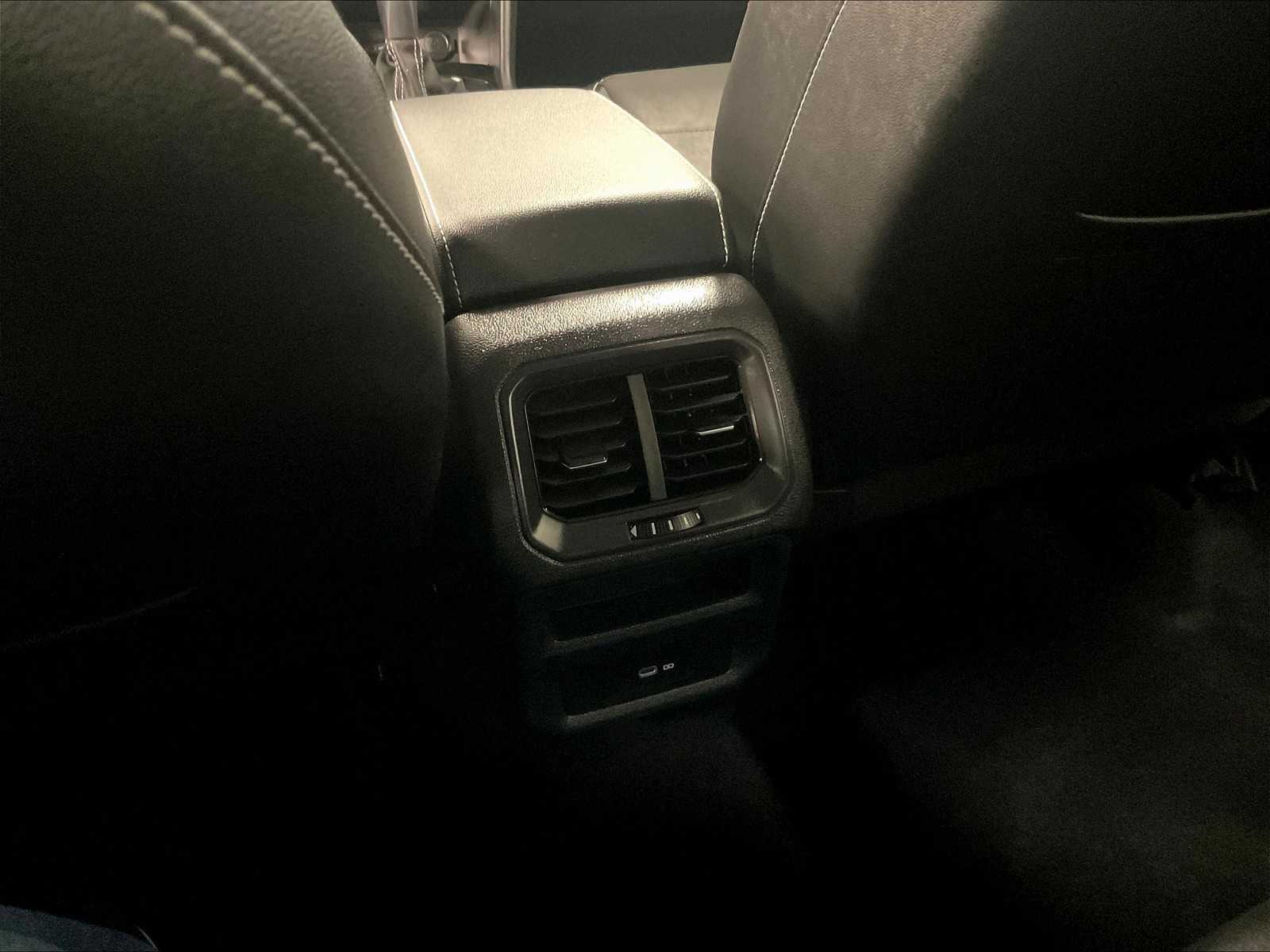 2022 Volkswagen Taos SE - Photo 27