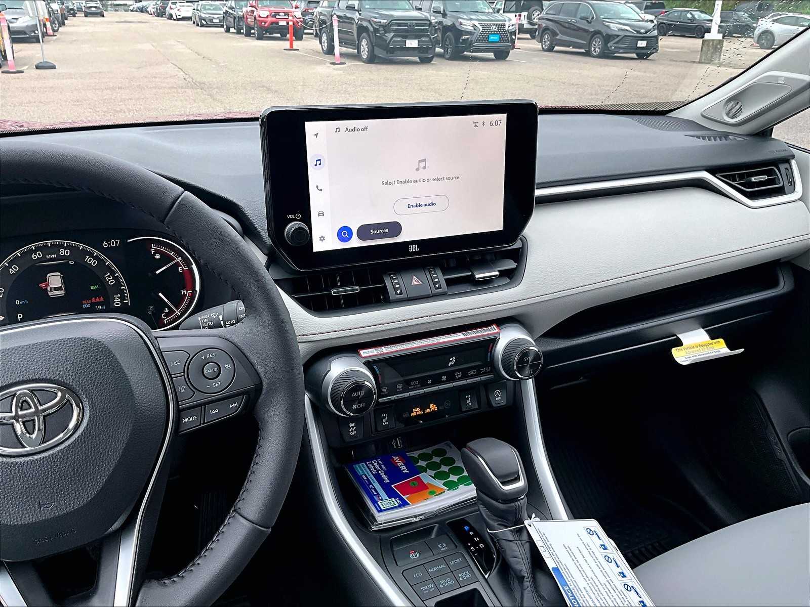 2025 Toyota RAV4 XLE Premium - Photo 13