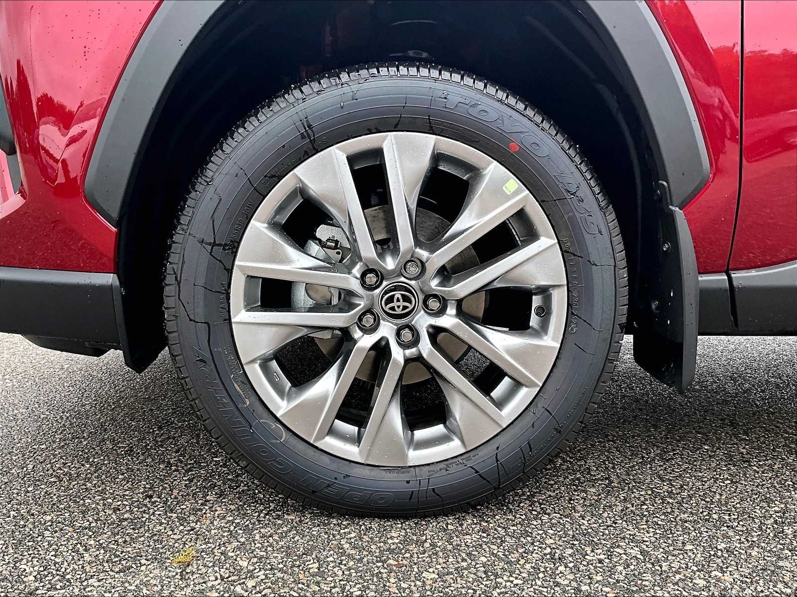 2025 Toyota RAV4 XLE Premium - Photo 8