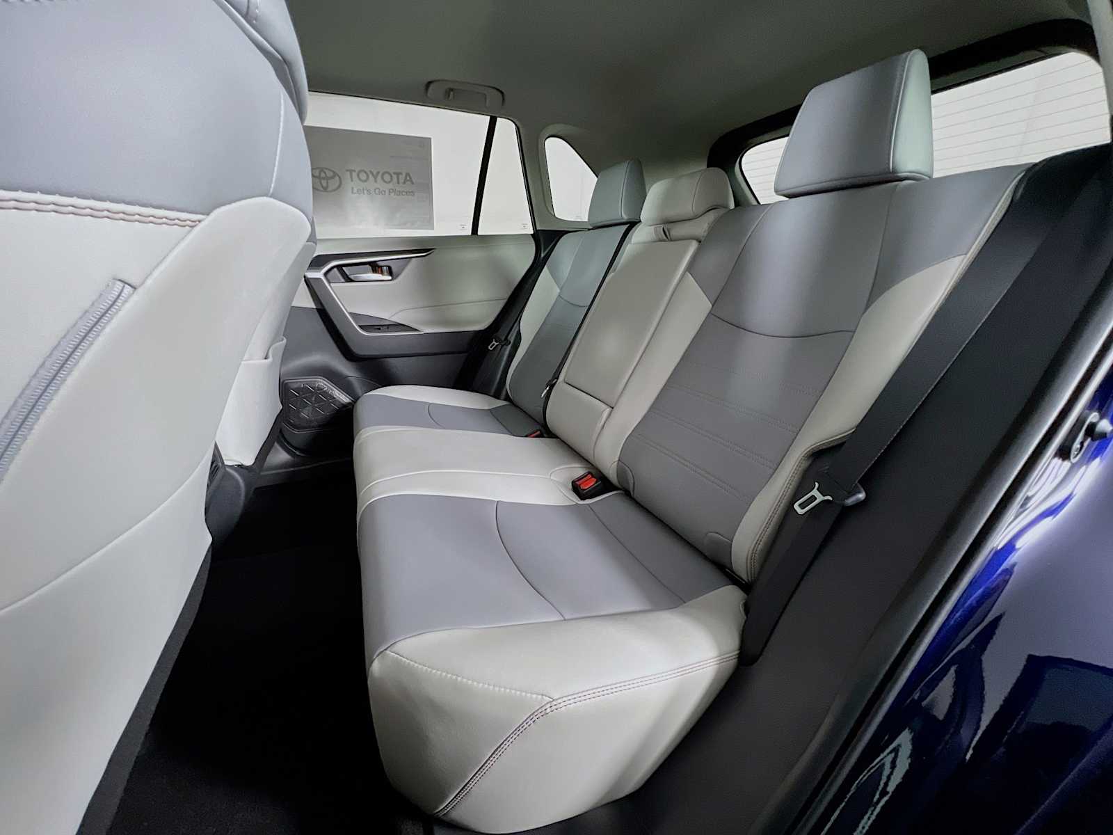 2025 Toyota RAV4 XLE Premium - Photo 13