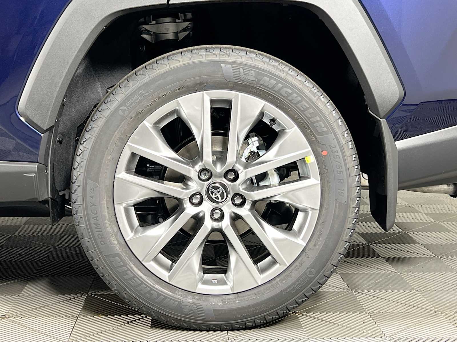 2025 Toyota RAV4 XLE Premium - Photo 19