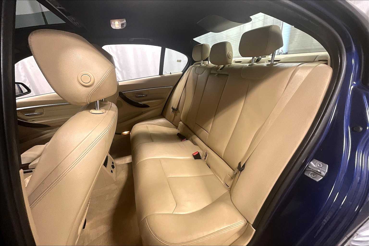 2016 BMW 3 Series 328i xDrive - Photo 15