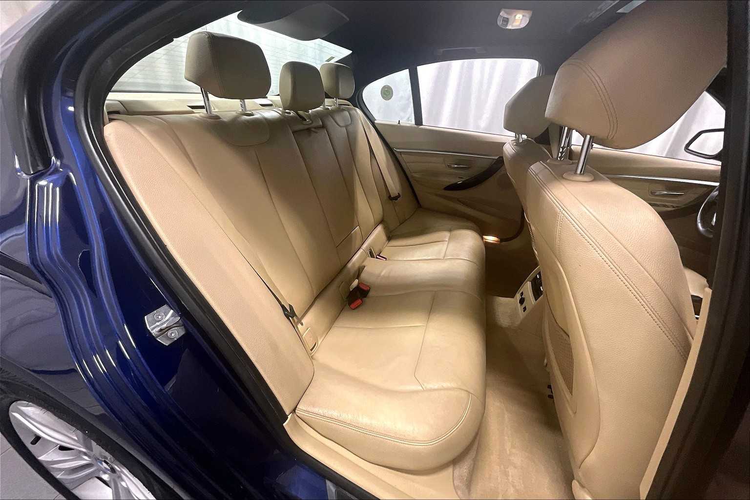 2016 BMW 3 Series 328i xDrive - Photo 16