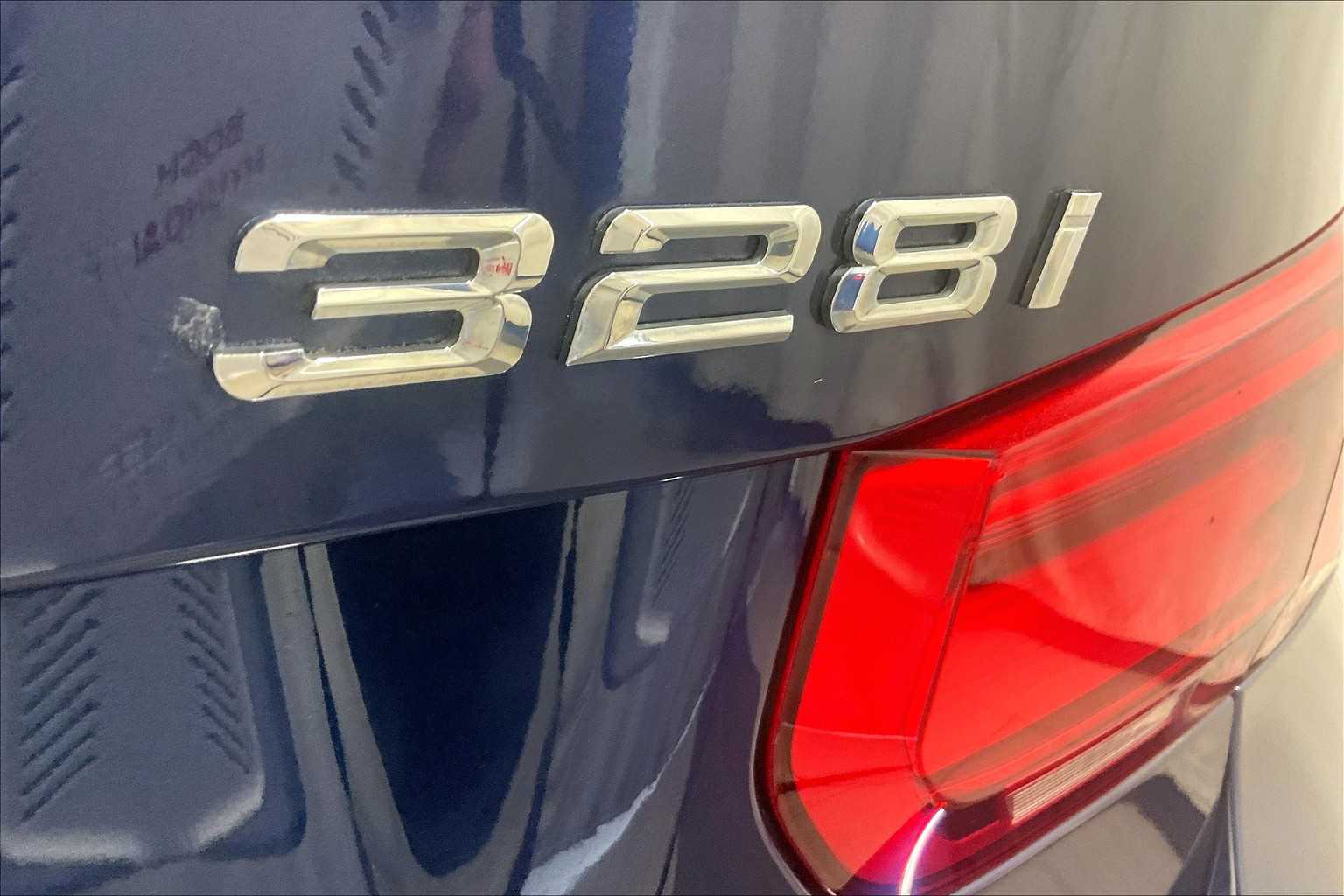 2016 BMW 3 Series 328i xDrive - Photo 29