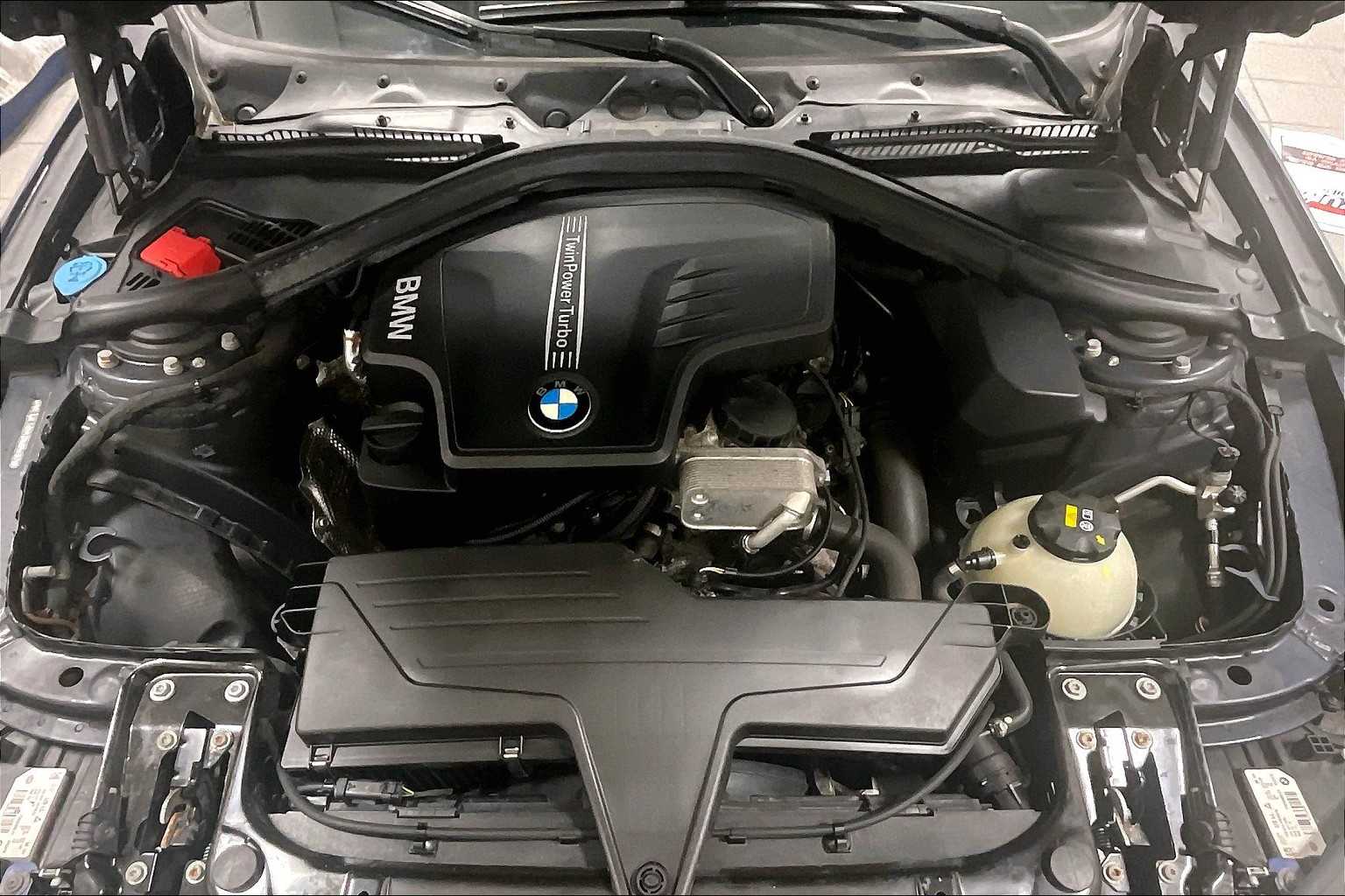 2016 BMW 3 Series 328i xDrive - Photo 30