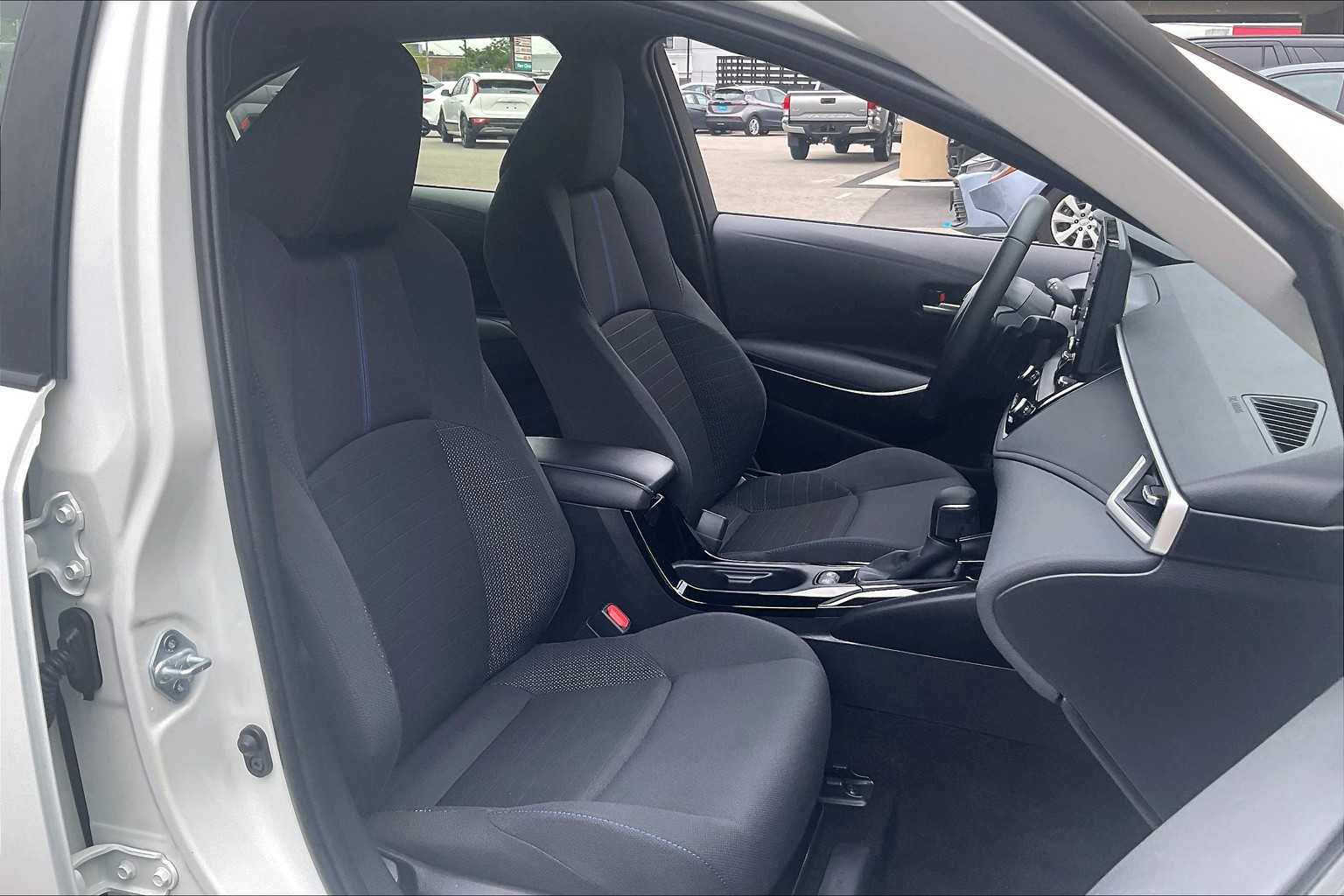 2022 Toyota Corolla SE - Photo 11