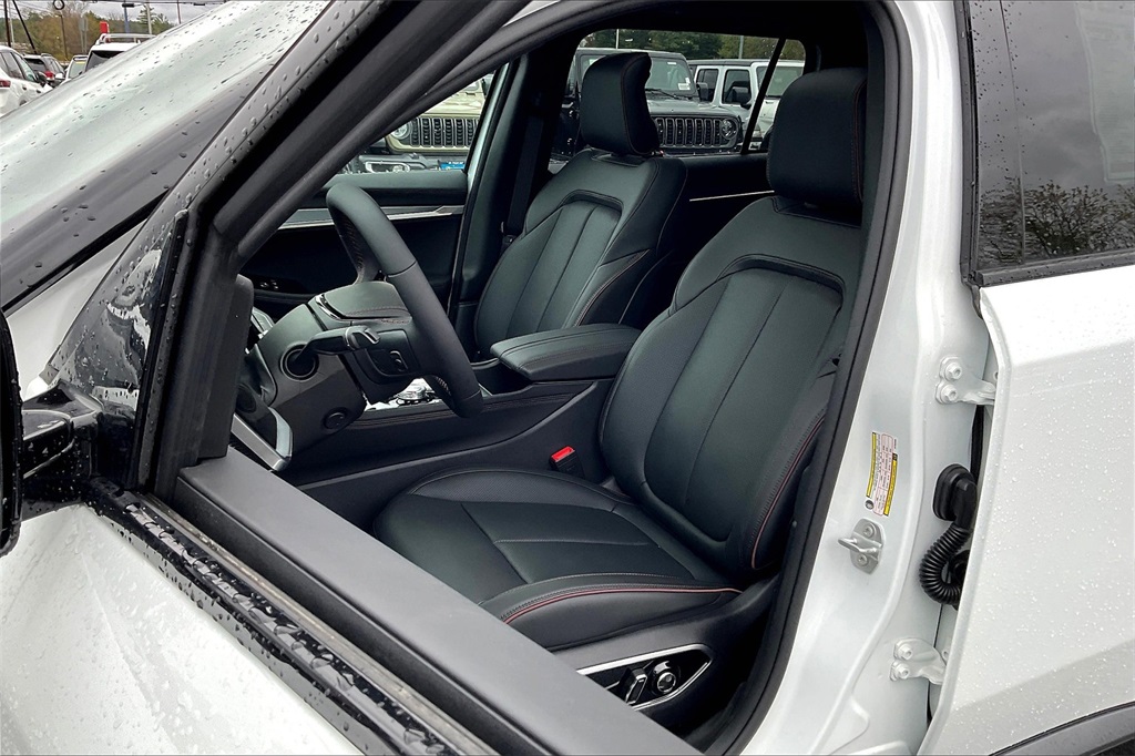 2025 Jeep Wagoneer S Launch Edition - Photo 11