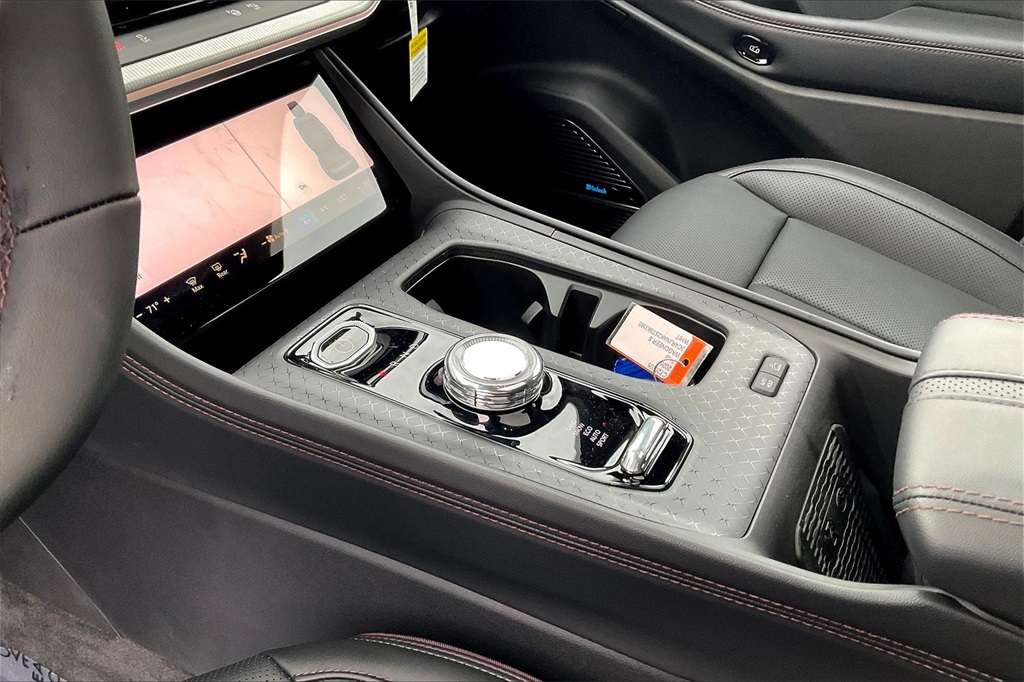 2025 Jeep Wagoneer S Launch Edition - Photo 14