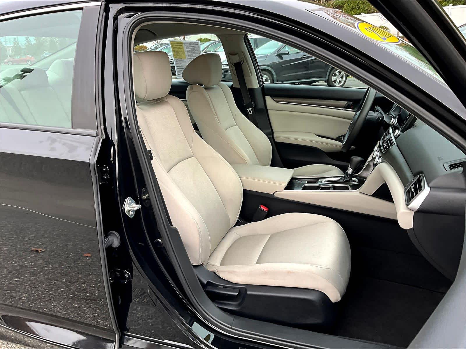 2018 Honda Accord LX 1.5T - Photo 11