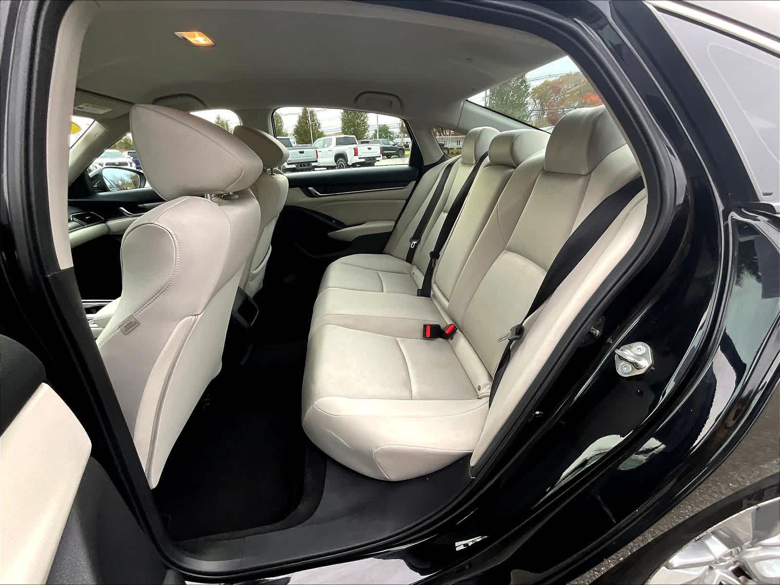 2018 Honda Accord LX 1.5T - Photo 15