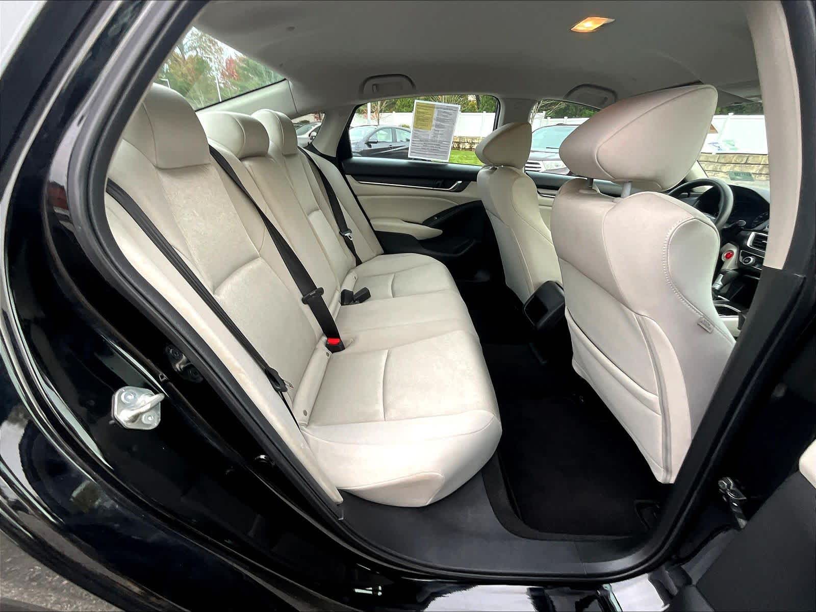 2018 Honda Accord LX 1.5T - Photo 16