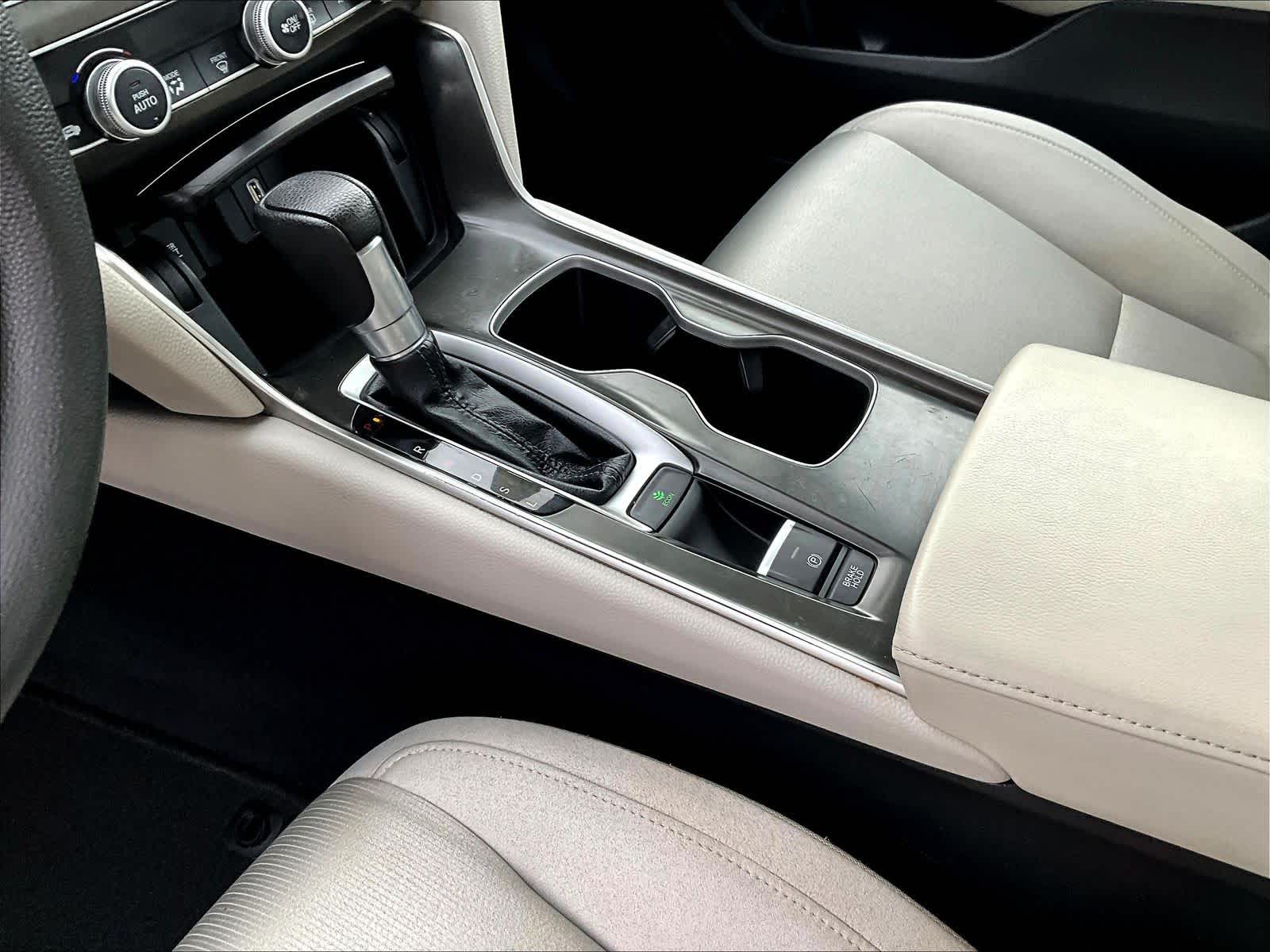 2018 Honda Accord LX 1.5T - Photo 20