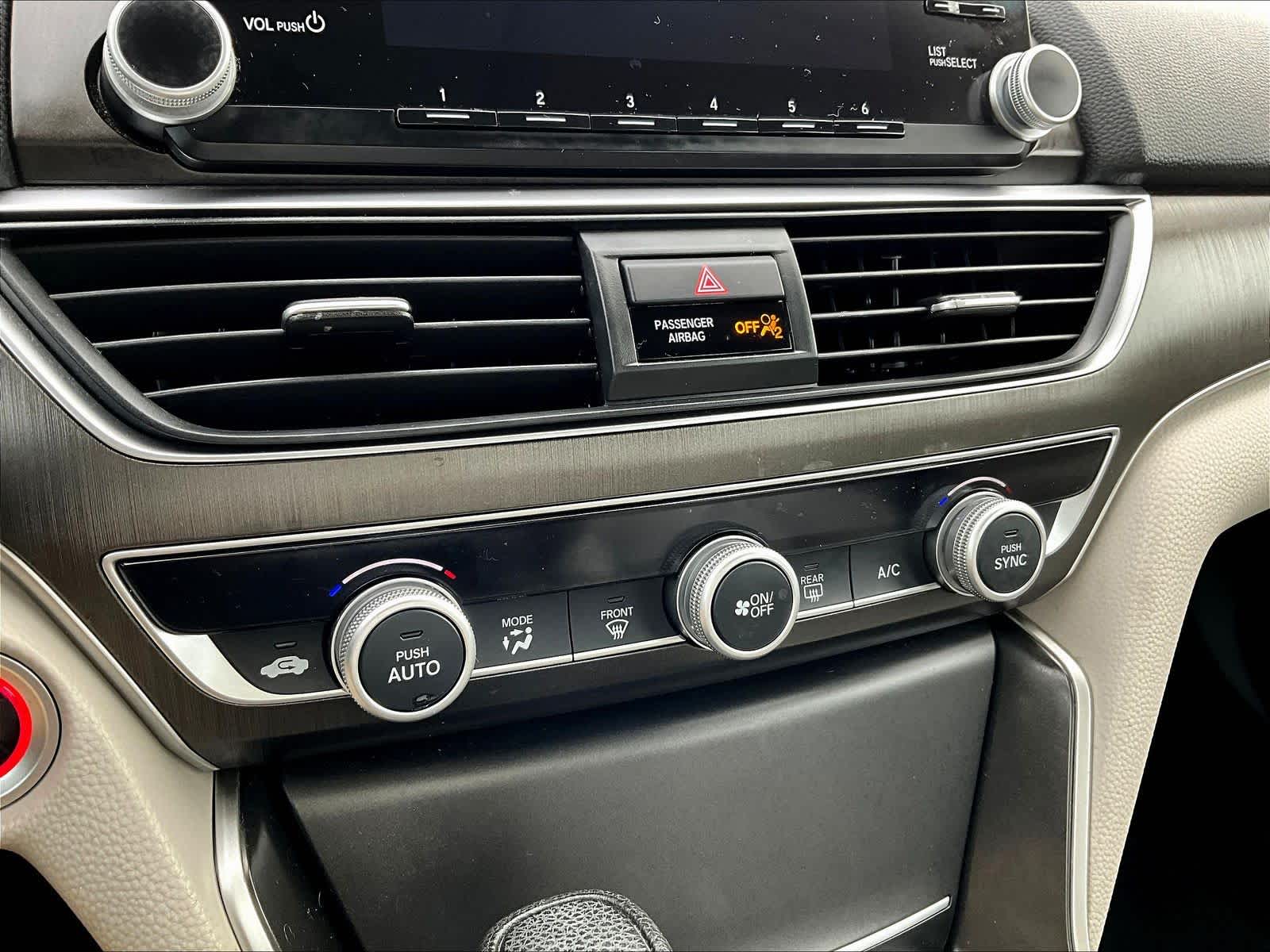 2018 Honda Accord LX 1.5T - Photo 26