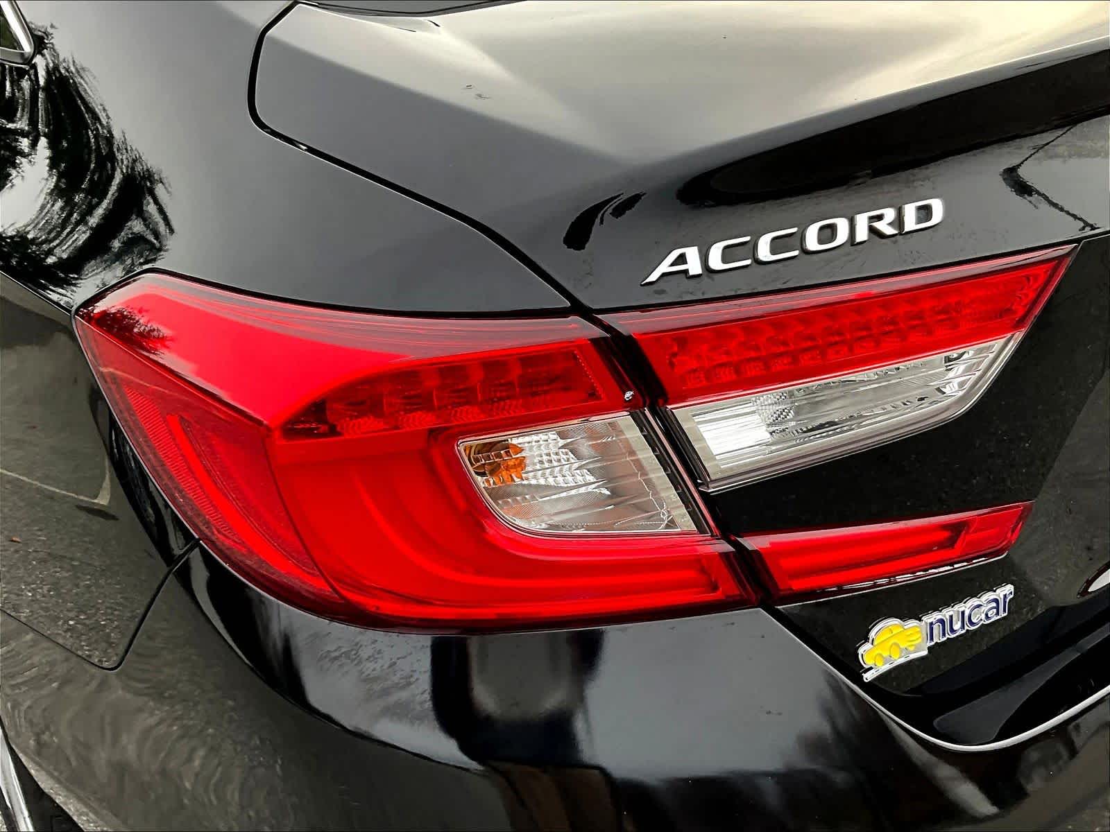 2018 Honda Accord LX 1.5T - Photo 32