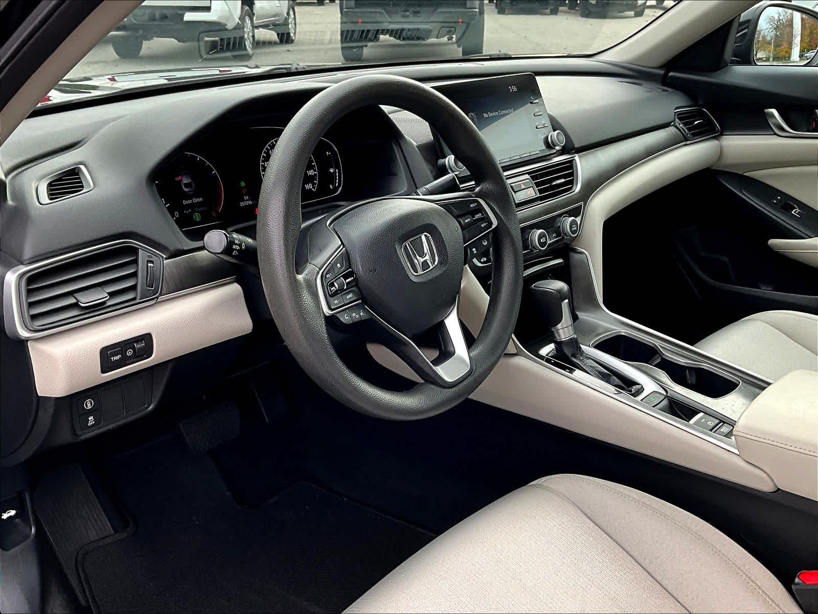 2018 Honda Accord LX 1.5T - Photo 8