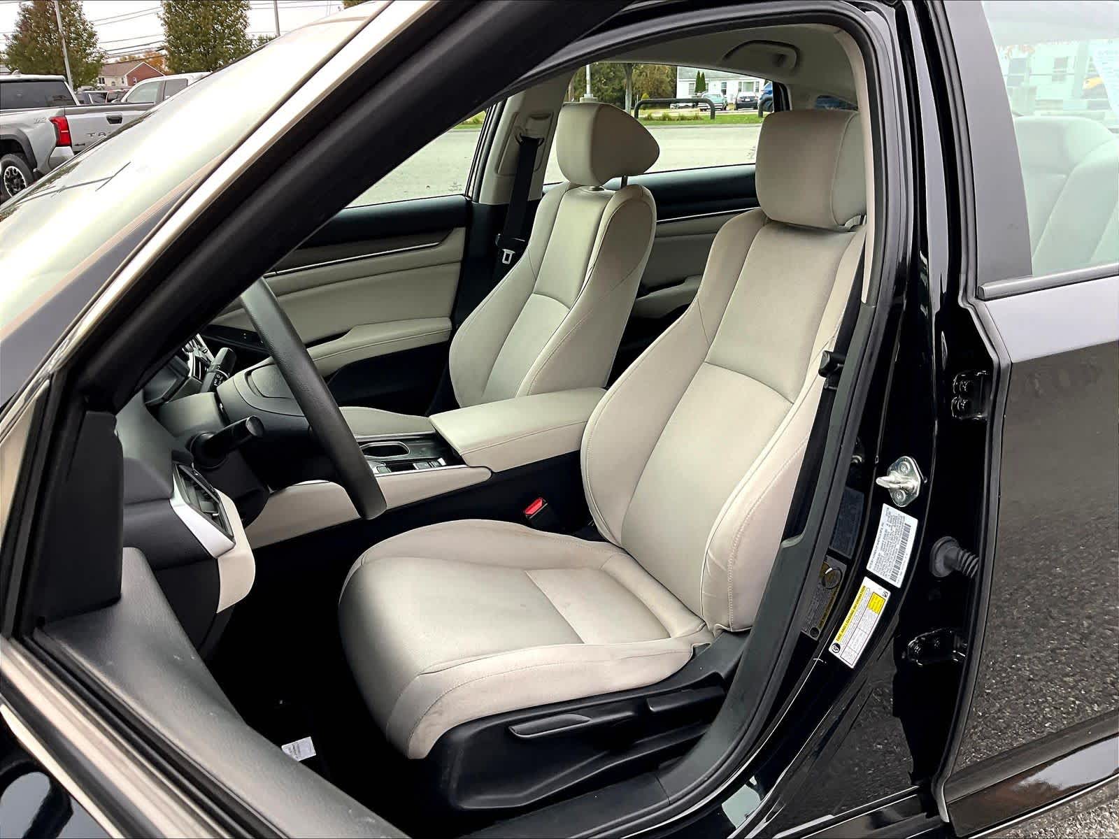 2018 Honda Accord LX 1.5T - Photo 10