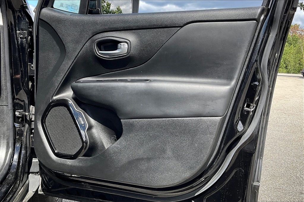 2017 Jeep Renegade Altitude - Photo 11