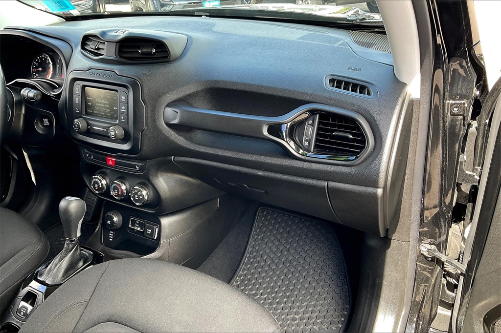 2017 Jeep Renegade Altitude - Photo 12