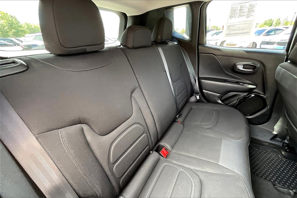 2017 Jeep Renegade Altitude - Photo 15