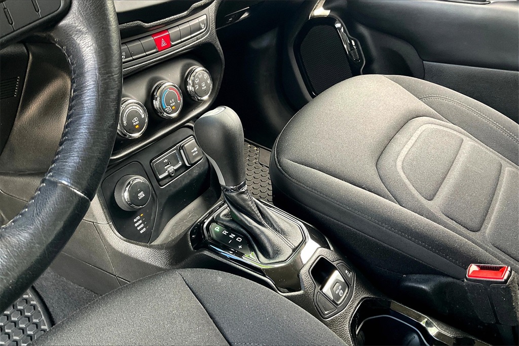2017 Jeep Renegade Altitude - Photo 19
