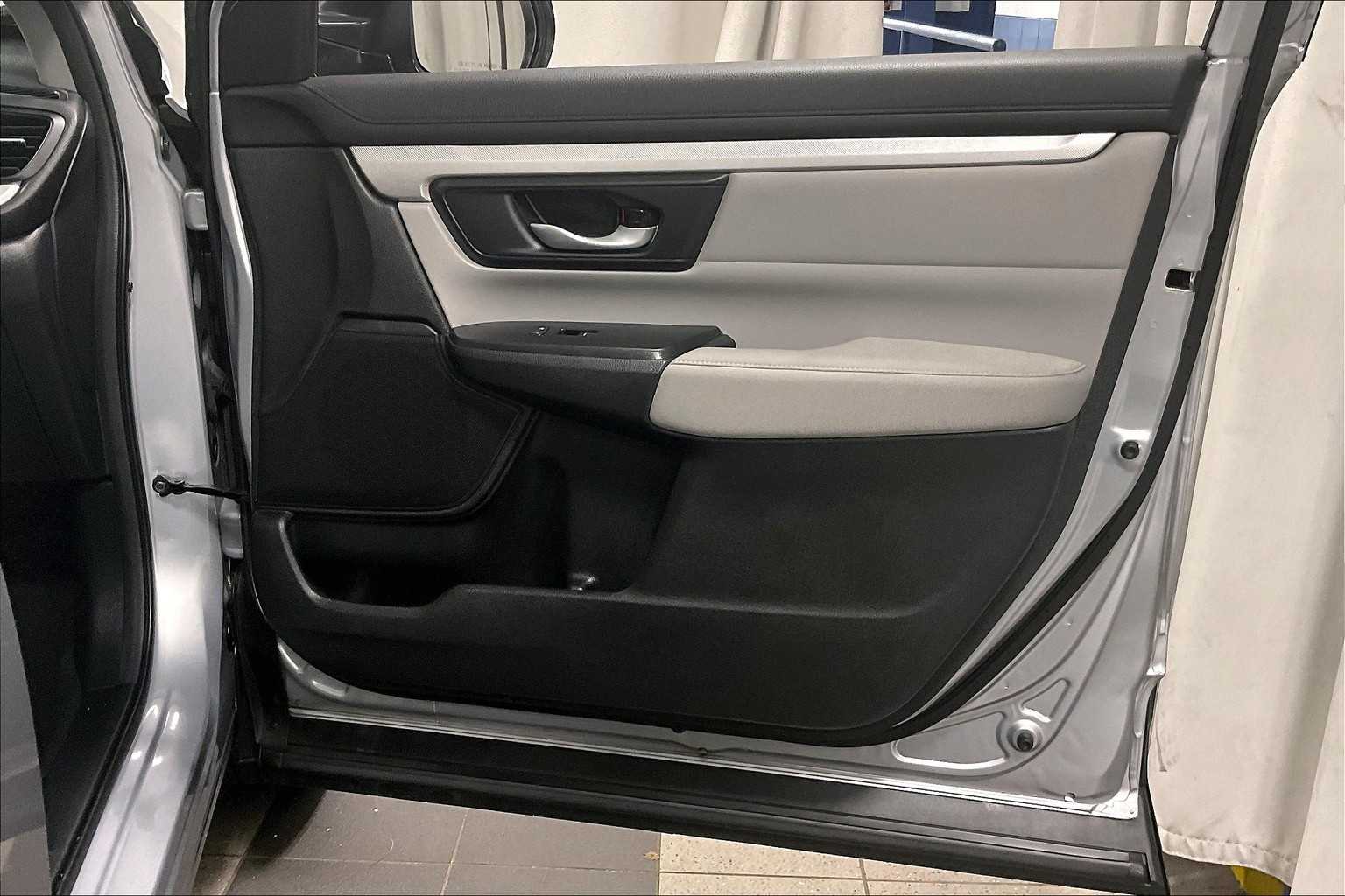 2020 Honda CR-V LX - Photo 12