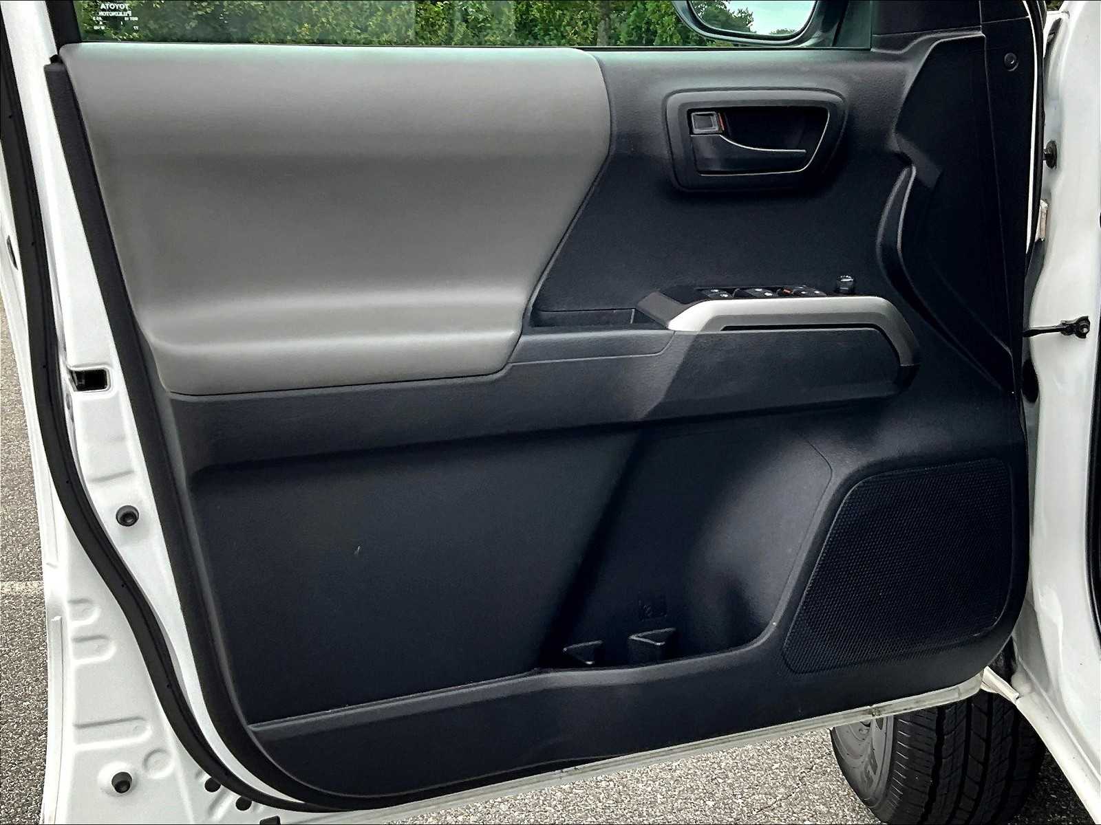 2023 Toyota Tacoma SR5 - Photo 9
