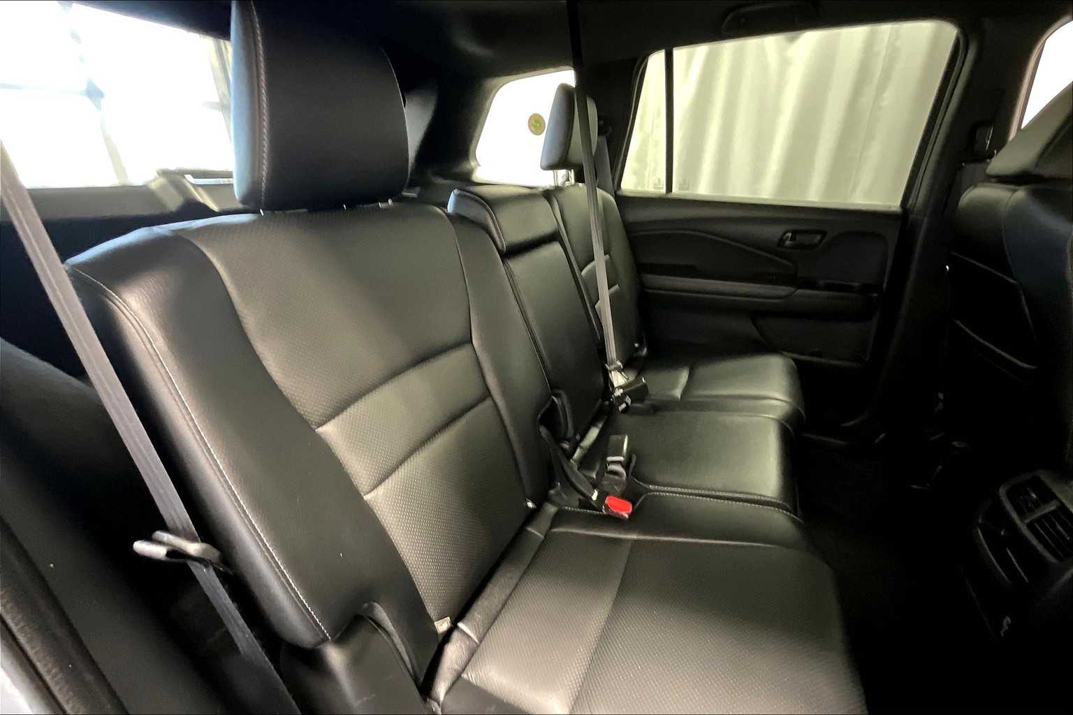 2022 Honda Passport EX-L - Photo 16