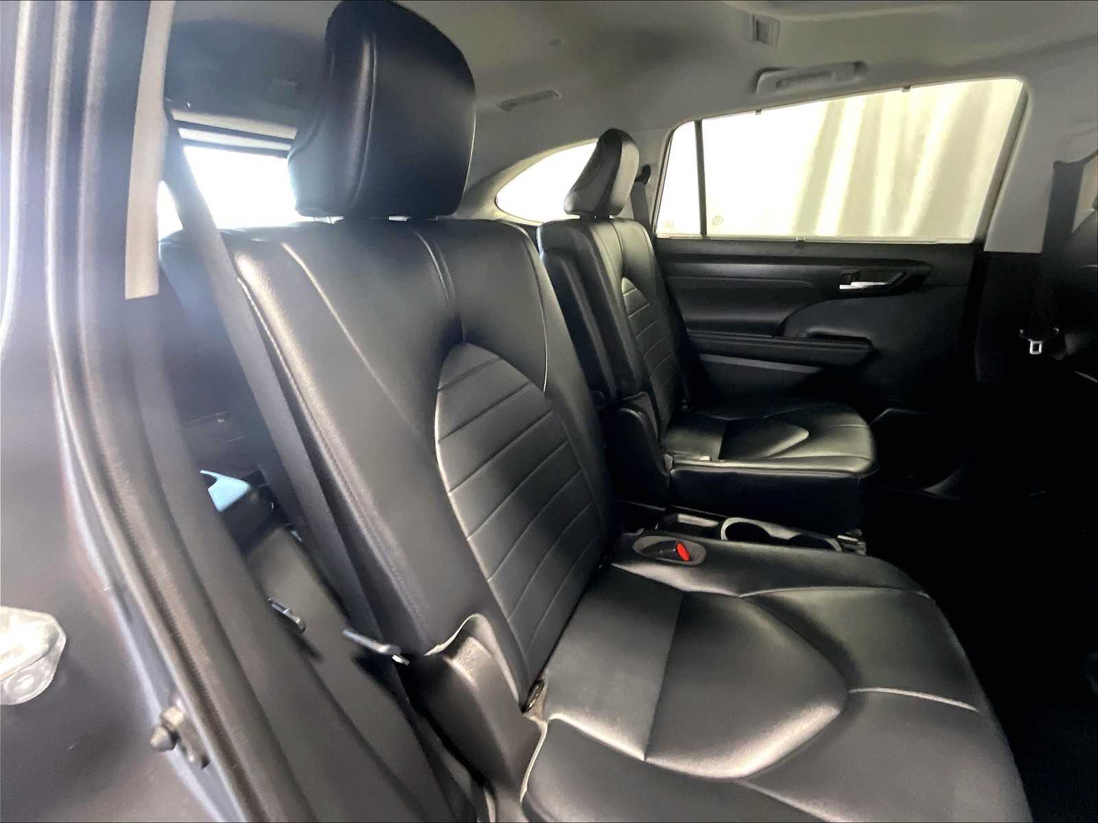 2021 Toyota Highlander Hybrid XLE - Photo 16