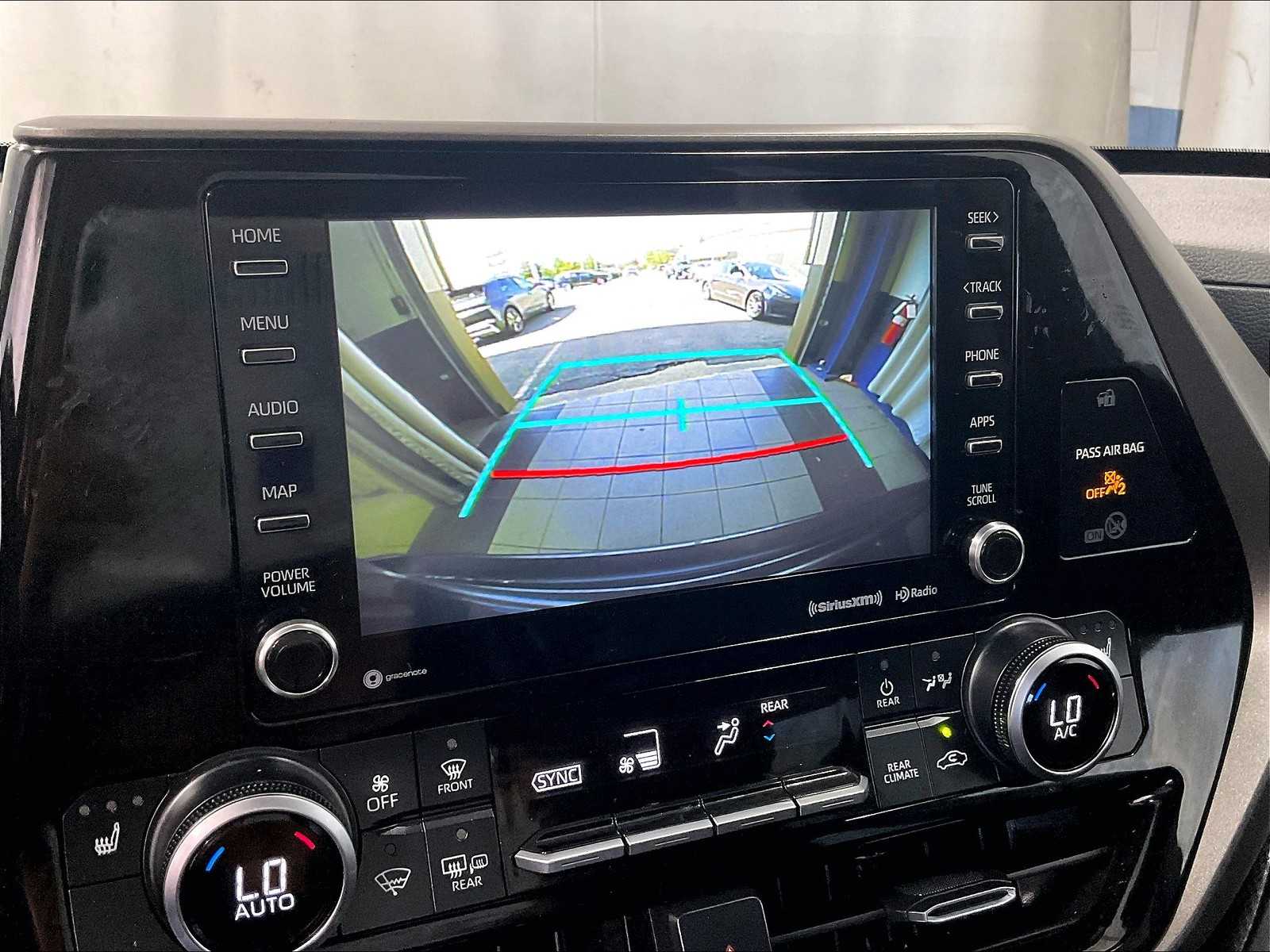 2021 Toyota Highlander Hybrid XLE - Photo 19
