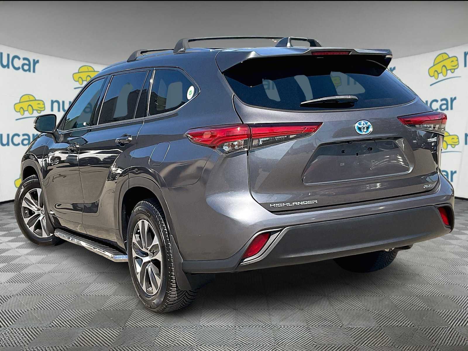 2021 Toyota Highlander Hybrid XLE - Photo 4