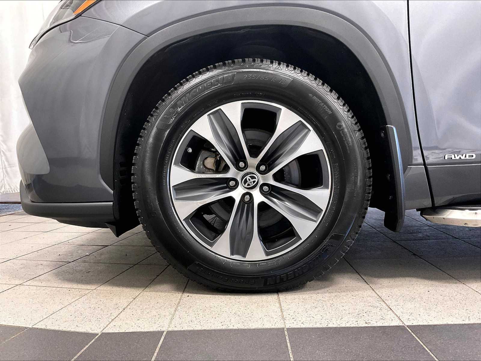 2021 Toyota Highlander Hybrid XLE - Photo 7