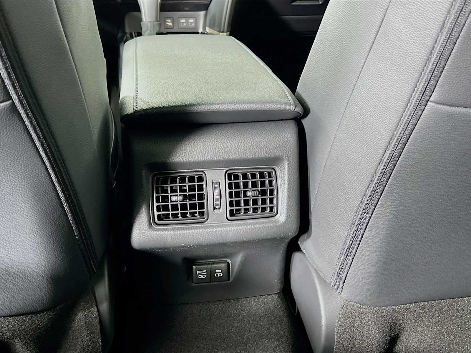 2025 Toyota Camry XSE - Photo 14