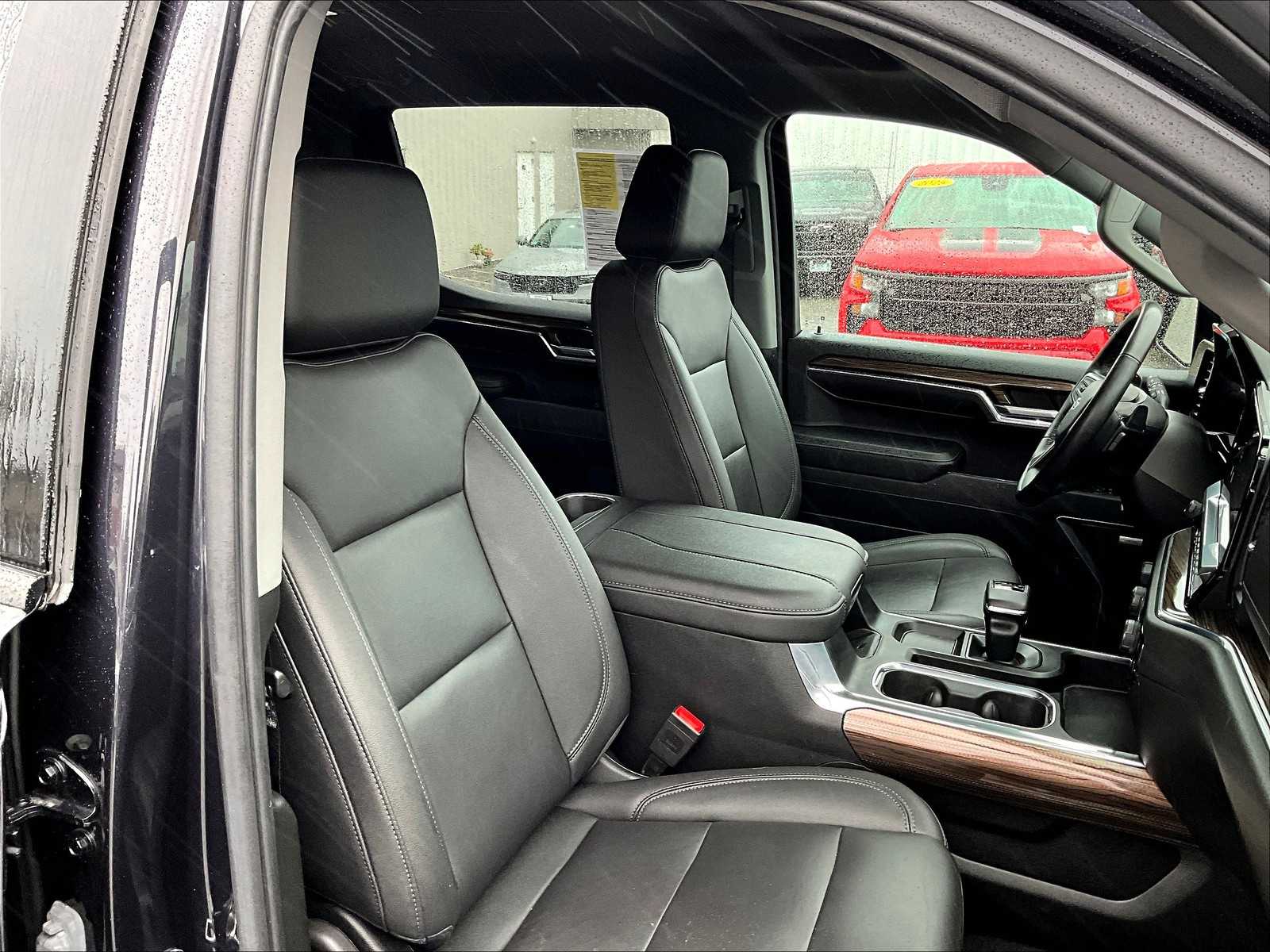 2023 Chevrolet Silverado 1500 RST - Photo 11