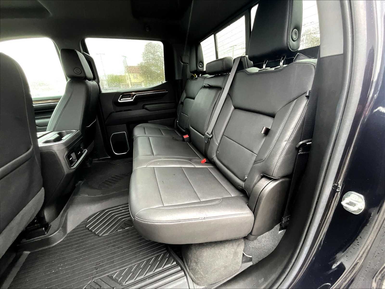 2023 Chevrolet Silverado 1500 RST - Photo 15