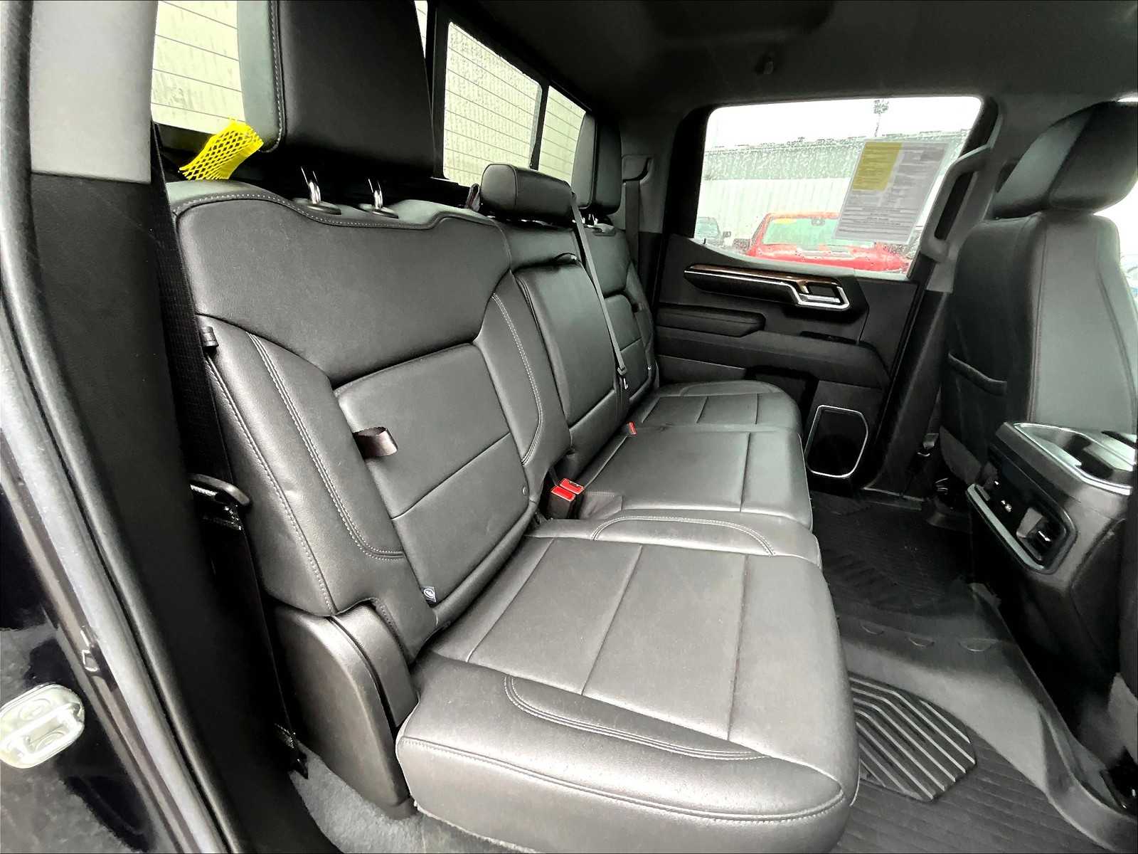 2023 Chevrolet Silverado 1500 RST - Photo 16