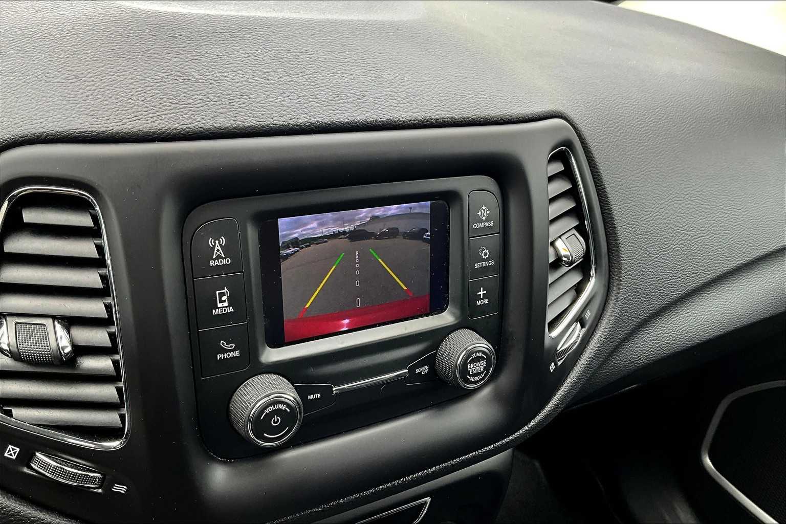 2018 Jeep Compass Latitude - Photo 19