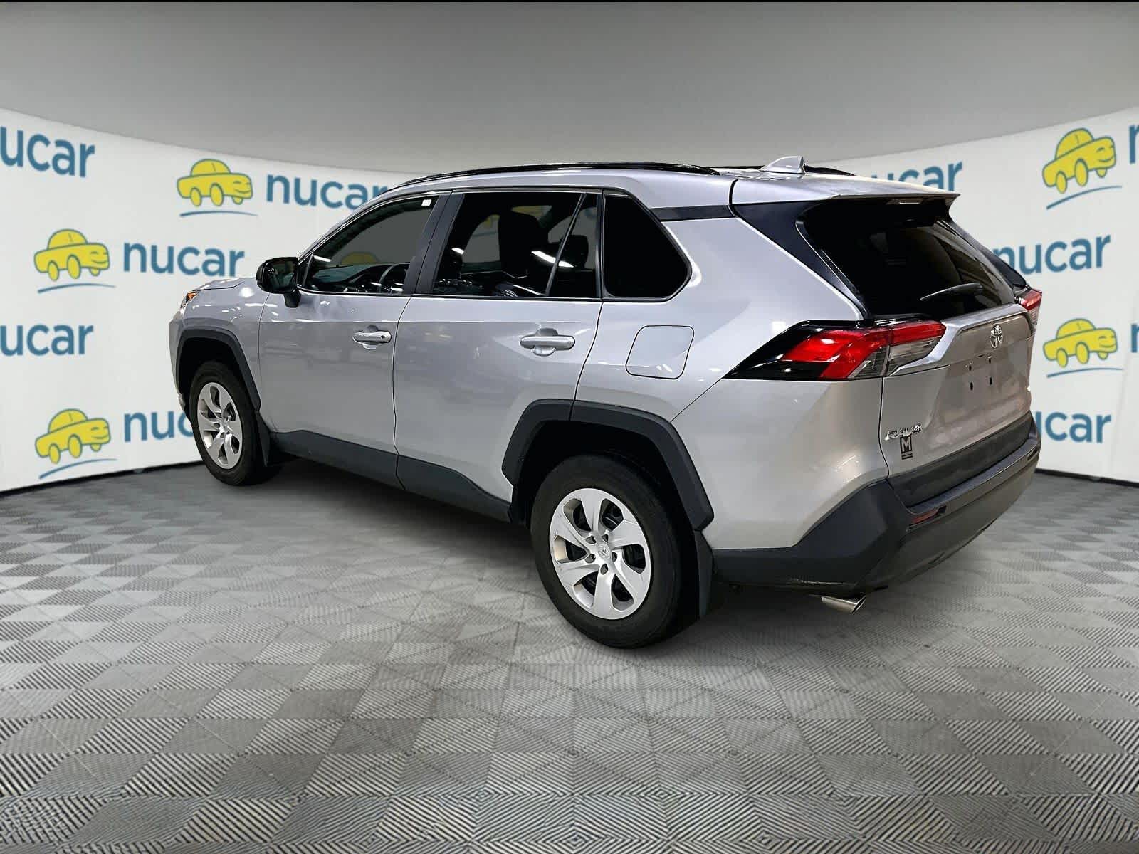 2021 Toyota RAV4 LE - Photo 3