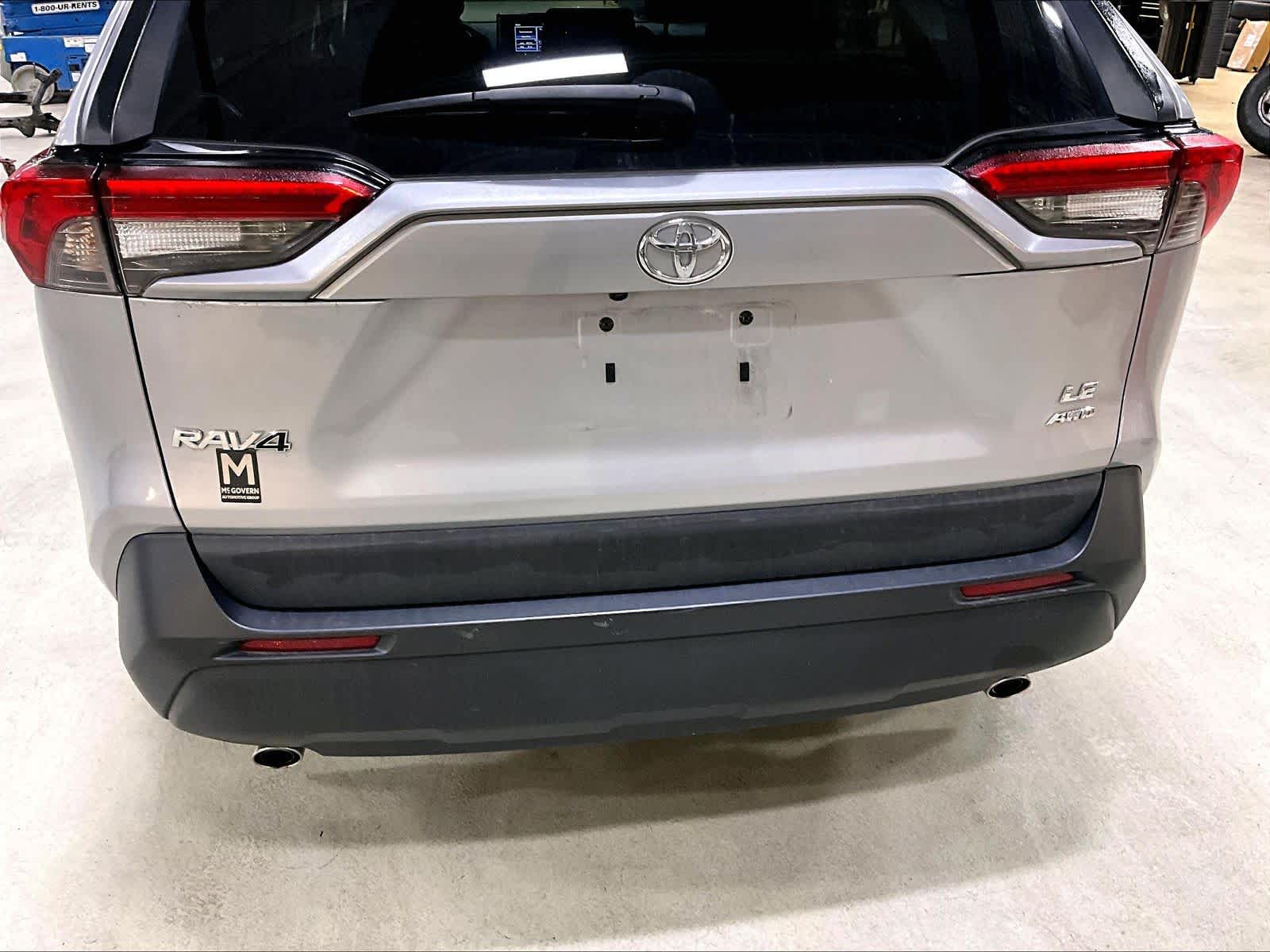 2021 Toyota RAV4 LE - Photo 7