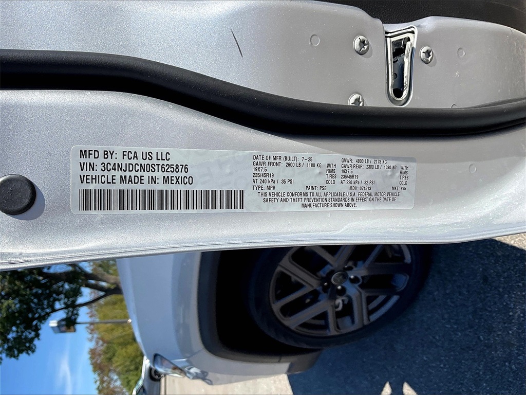 2025 Jeep Compass Limited - Photo 16
