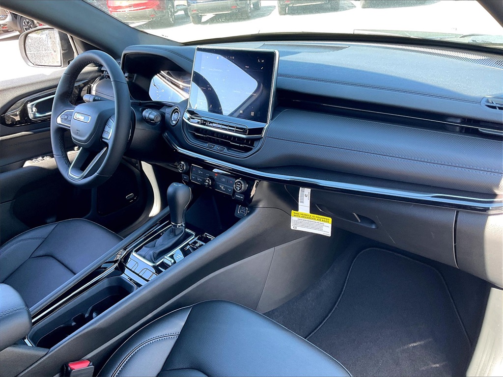 2025 Jeep Compass Limited - Photo 10