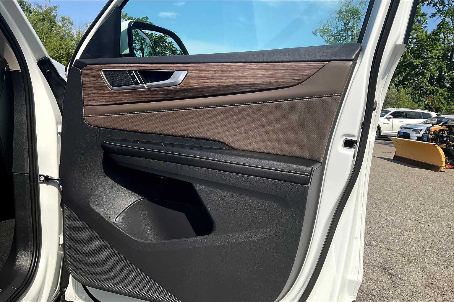 2024 Volkswagen Atlas 2.0T SEL - Photo 12