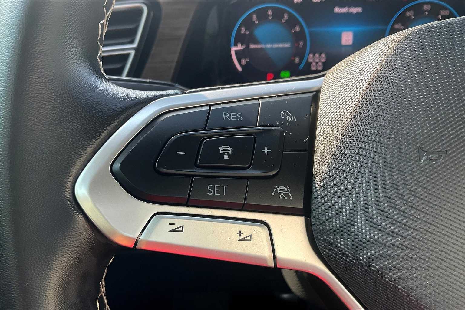 2024 Volkswagen Atlas 2.0T SEL - Photo 23