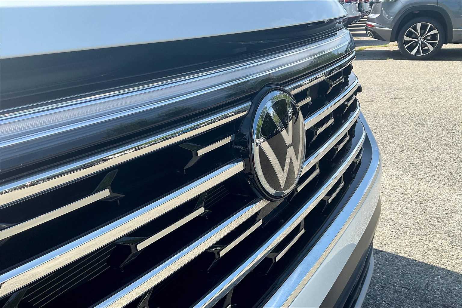 2024 Volkswagen Atlas 2.0T SEL - Photo 31