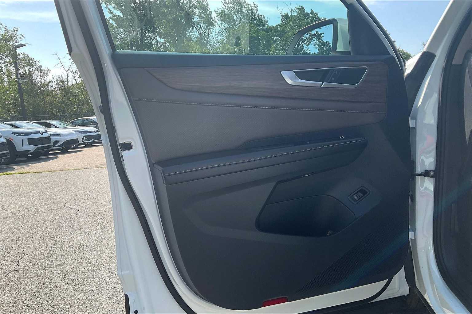 2024 Volkswagen Atlas 2.0T SEL - Photo 9